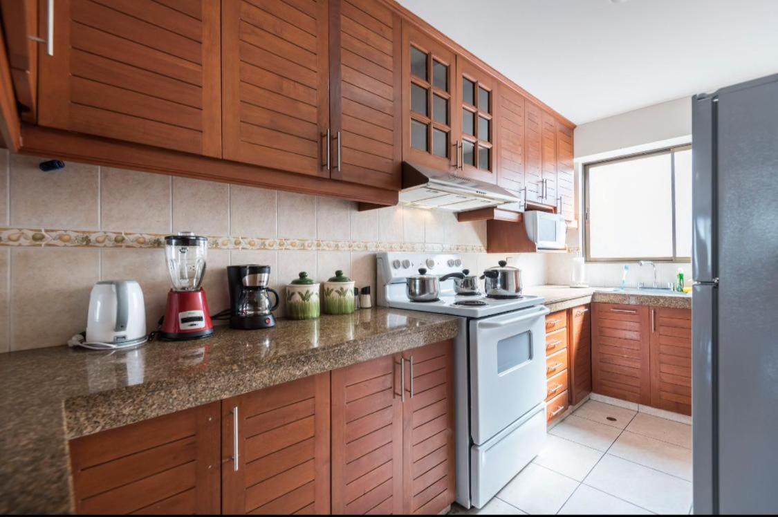 New Apartment In Miraflores! Larcomar Area! Лима Екстериор снимка